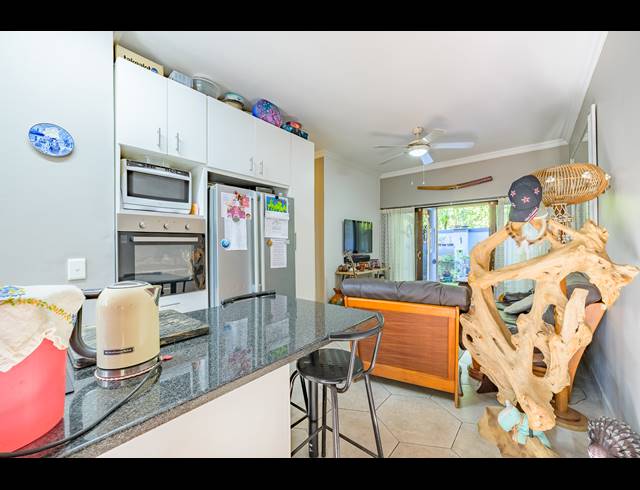 2 BEDROOM APARTMENT FOR SALE IN SHEFFIELD BEACH